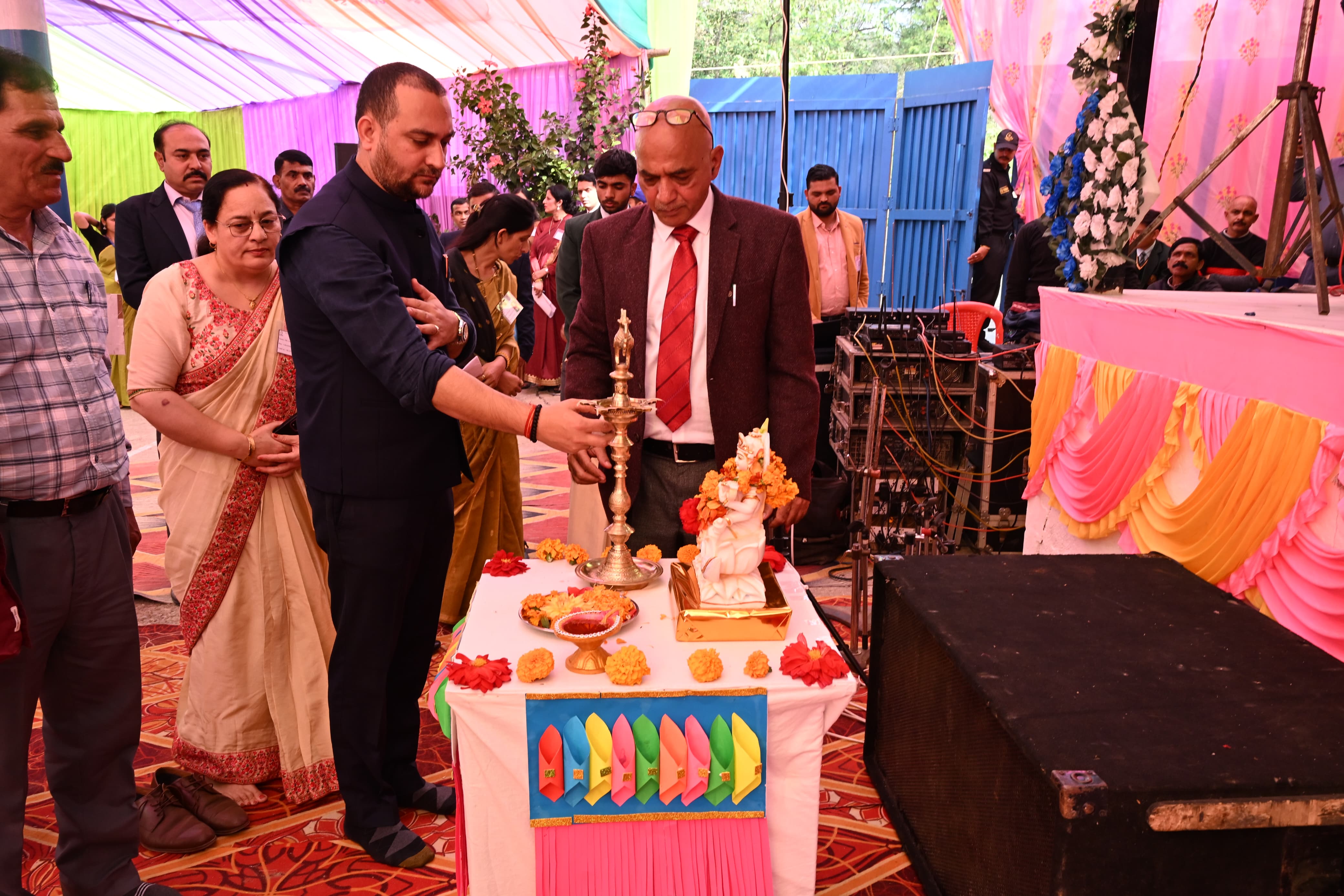 The Annual Function 2025 at S.D. Public School, Hamirpur was a grand showcase of creativity, confidence, and cultural brilliance.